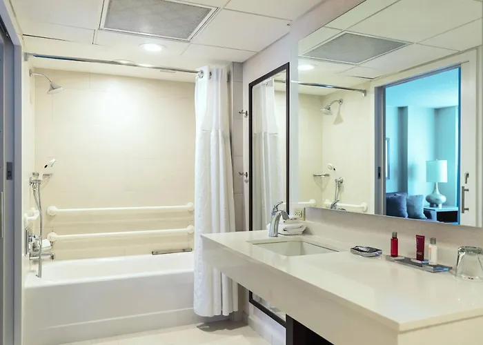 Hampton & Chicago Hotel Downers Grove