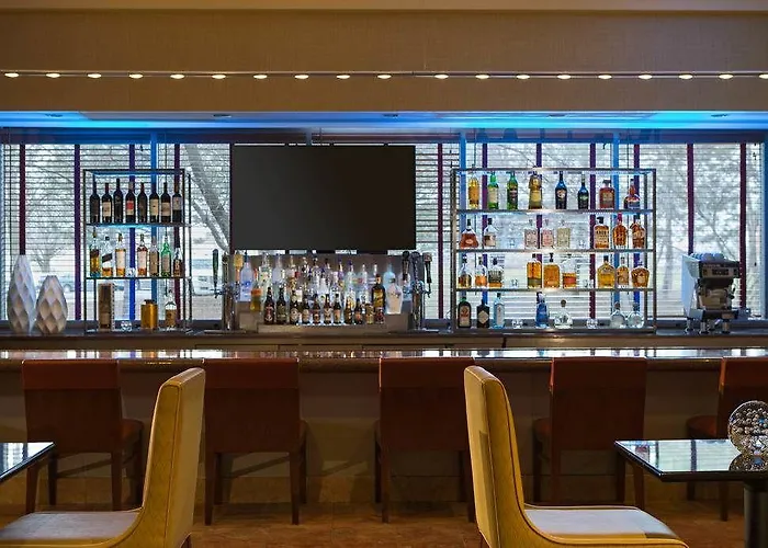 Hampton & Chicago Hotel
