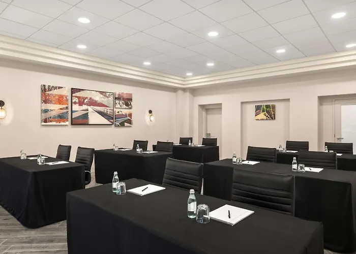 Hotel Hampton & Chicago