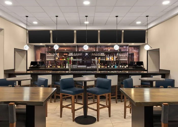 Hampton & Chicago Hotel Downers Grove