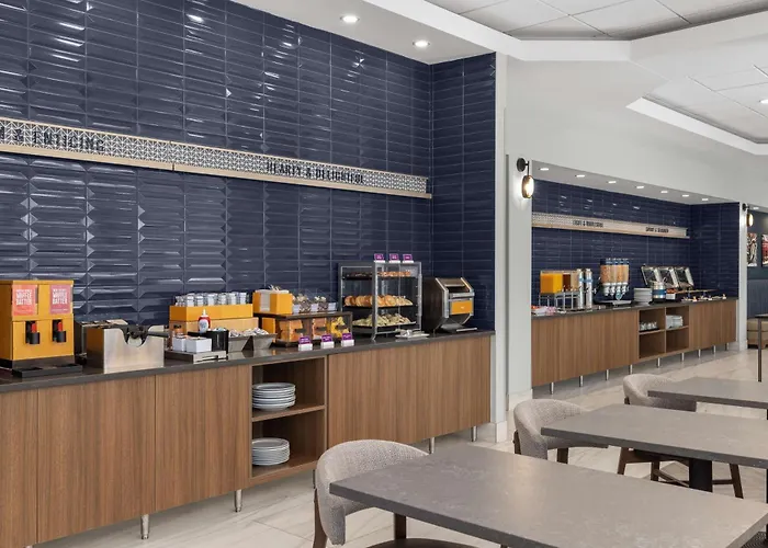 Hampton & Chicago Hotel Downers Grove