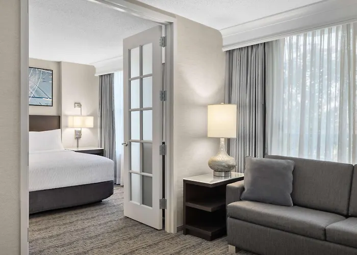 Hampton & Chicago Hotel Downers Grove