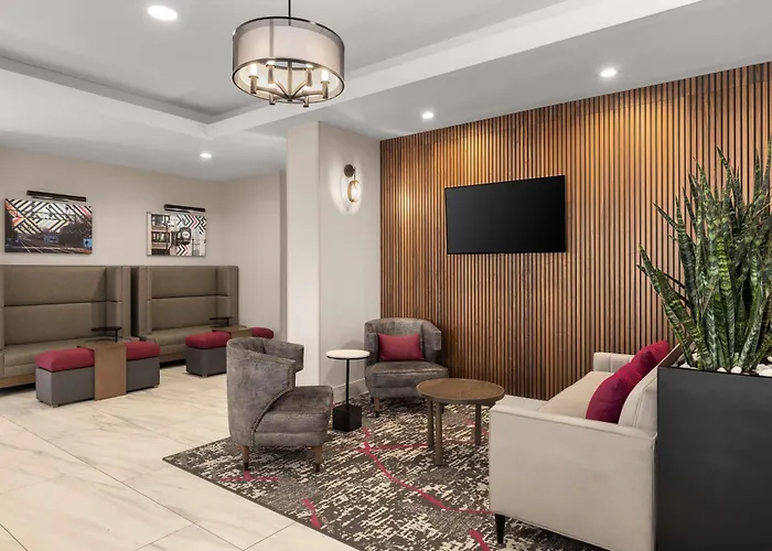 Hampton & Chicago Downers Grove
