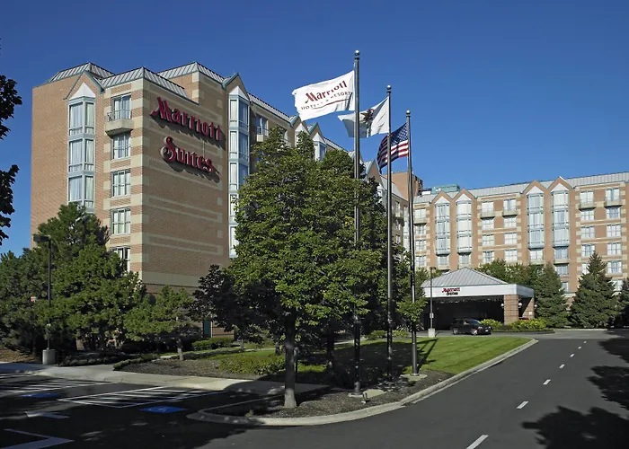 Hampton & Chicago Hotel