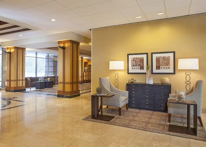 Hampton & Chicago Hotel 3*