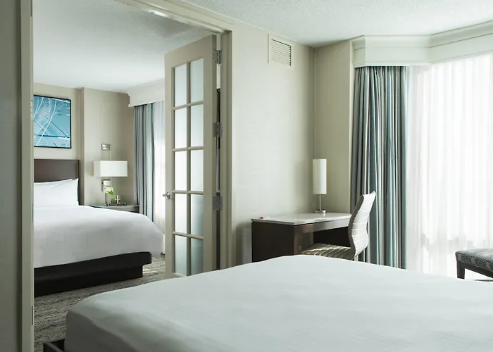 Hampton & Chicago Hotel 3*