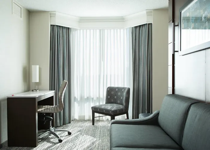 Hampton & Chicago Hotel 3*