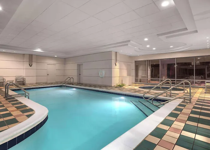 Hampton & Chicago 3* Downers Grove